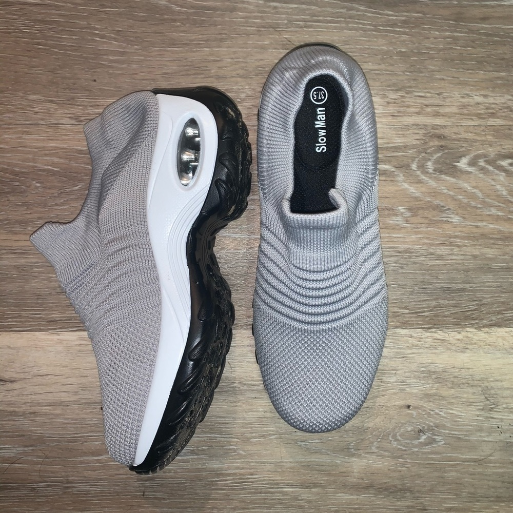 Comfortable gray sneaker